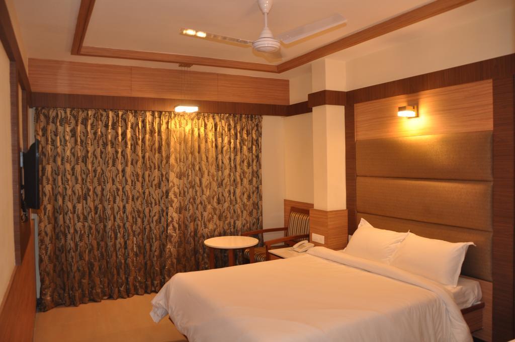 Hotel Sms Grand Inn Vellore Habitación foto